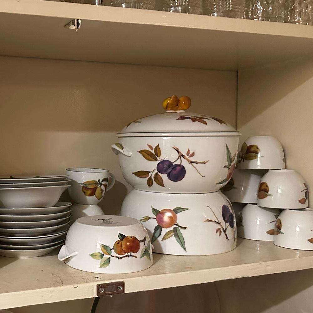 Evesham Vale pattern By Royal Worcester - SOLD